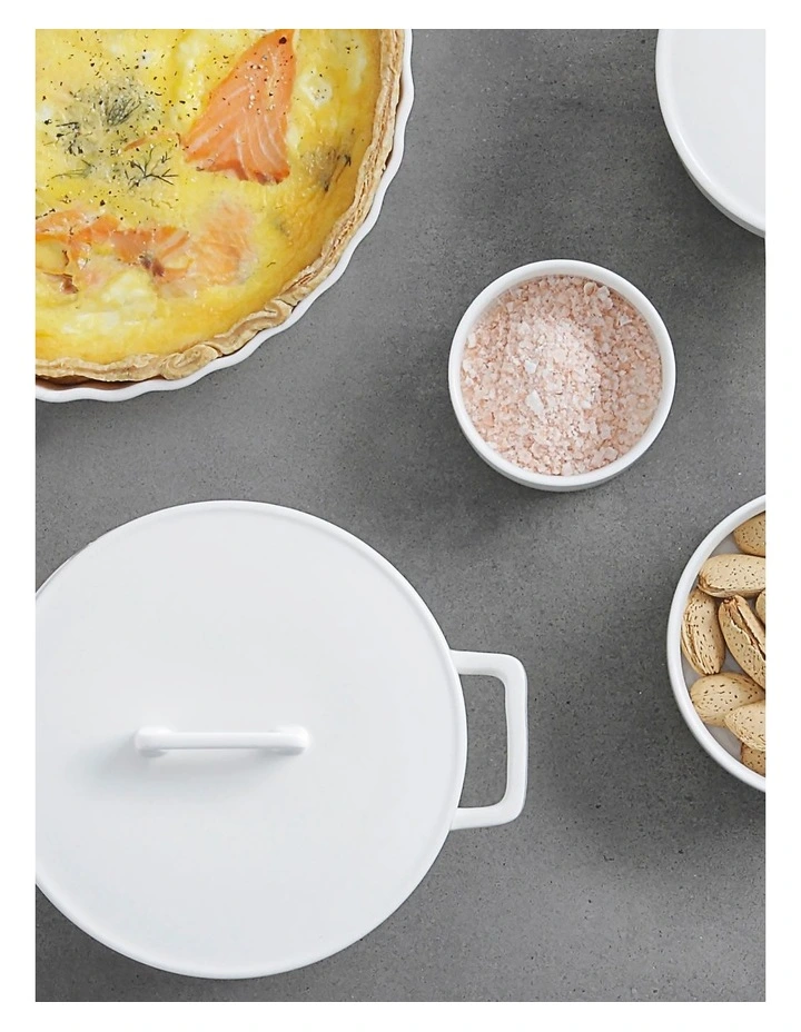 Maxwell & Williams Epicurious 24x8cm Gift Boxed Square Baker White - Image 3